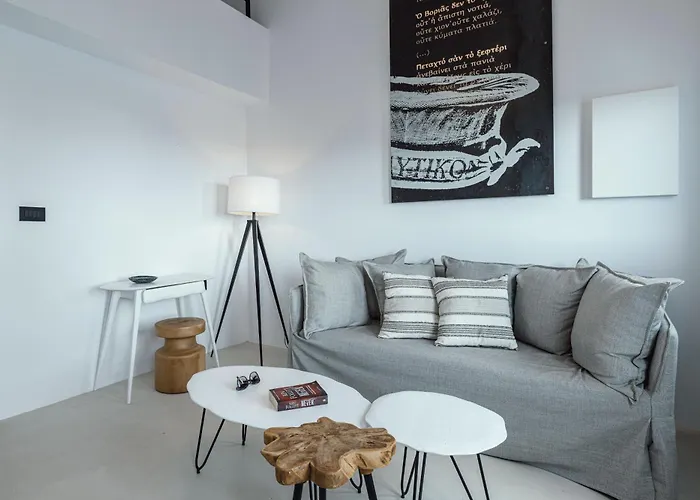 ホテル Ikies Santorini 4*