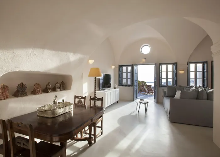 Ikies Santorini Hotel Oia