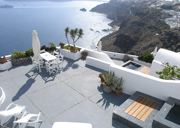 Hotel Ikies Santorini 4*