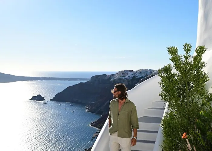 Ikies Santorini Hotel 4*