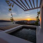 Ikies Santorini 4*