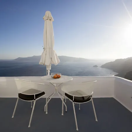 Ikies Santorini 4*