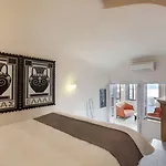Hotell Ikies Santorini