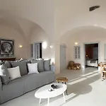 Ikies Santorini
