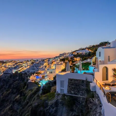 Ikies Santorini 4* Oia (Santorini)