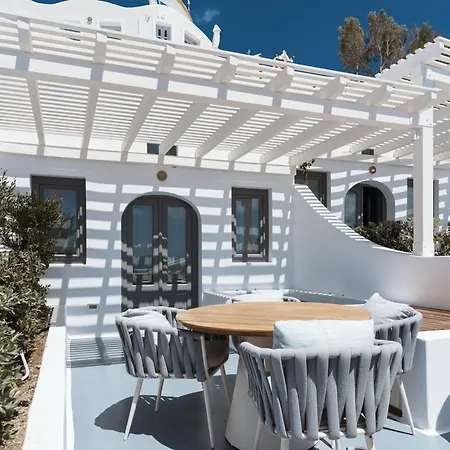 Ikies Santorini Hotel 4*