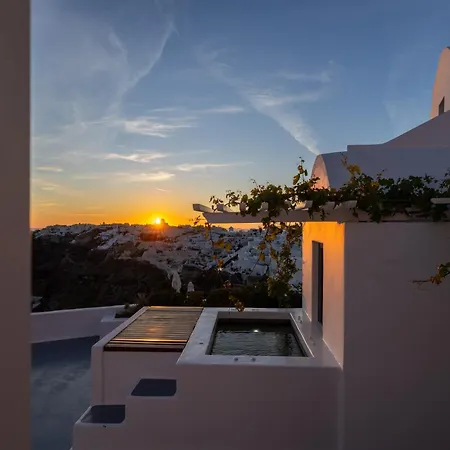 Ikies Santorini 4*