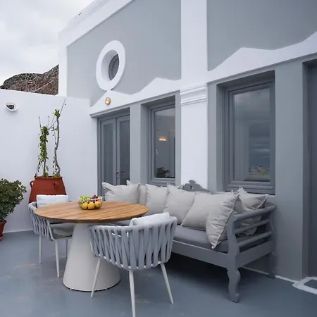 Hotel Ikies Santorini 4*