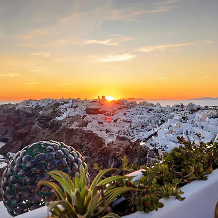 Ikies Santorini 4* Ía