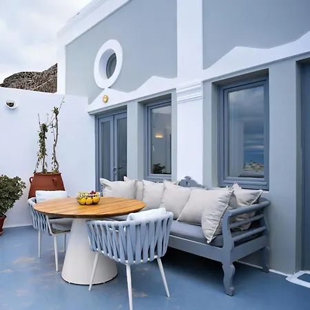 Hotel Ikies Santorini 4*