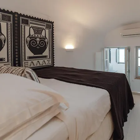 Ikies Santorini Hotel