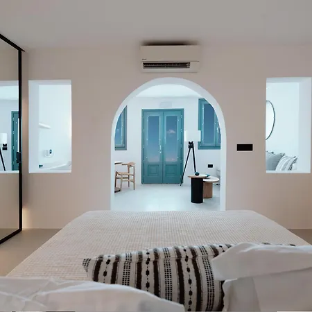 Ikies Santorini Hotel 4*