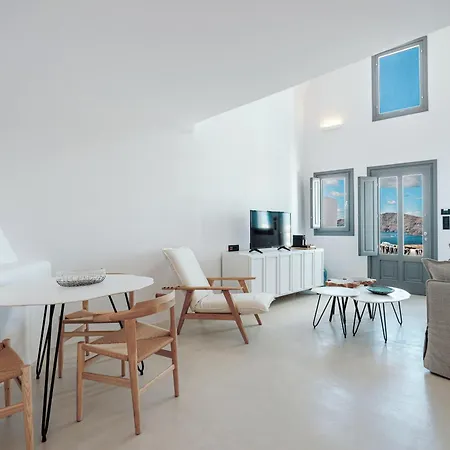 Ikies Santorini Hotel 4*