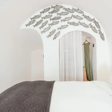 Ikies Santorini 4*