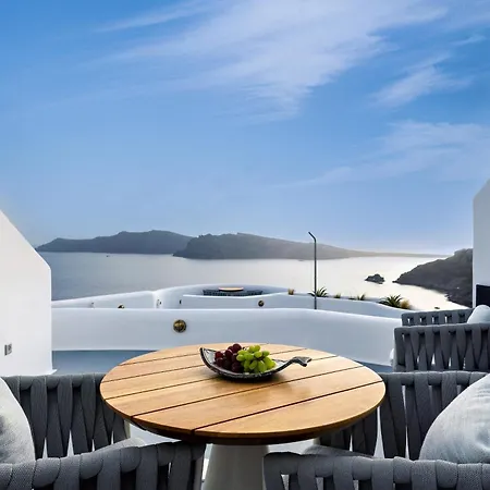 Ikies Santorini Hotel 4*