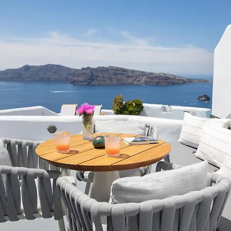 Hotel Ikies Santorini 4*