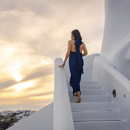 Ikies Santorini 4*