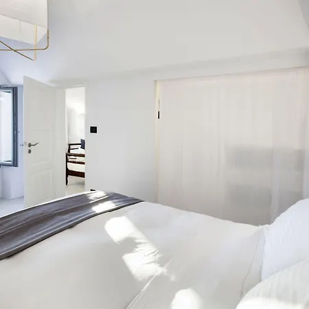 Ikies Santorini Hotel Oia