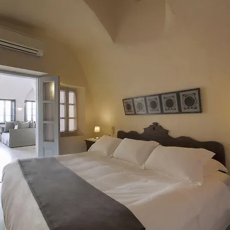 Ikies Santorini 4* Oia (Santorini)