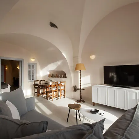 Ikies Santorini 4* Oia (Santorini)