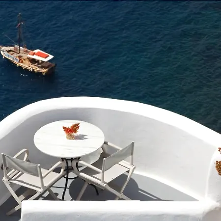 Ikies Santorini Ía