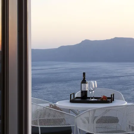 Ikies Santorini 4* Oia (Santorini)