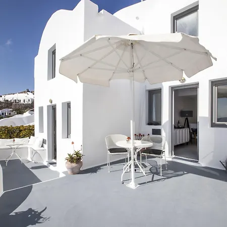 Ikies Santorini 4* Ía