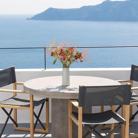 Ikies Santorini Hotel