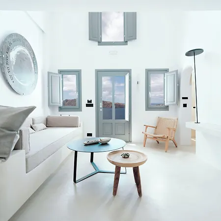 فندق Ikies Santorini 4*