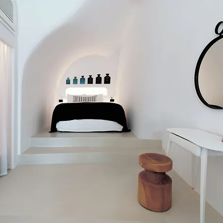 Ikies Santorini 4* أويا
