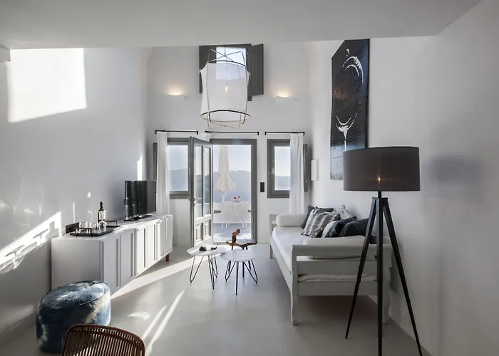 Ikies Santorini Hotell 4*