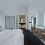 Ikies Santorini 4* Oia (Santorini)