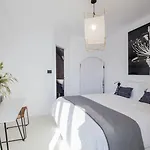 酒店 Ikies Santorini 伊亚