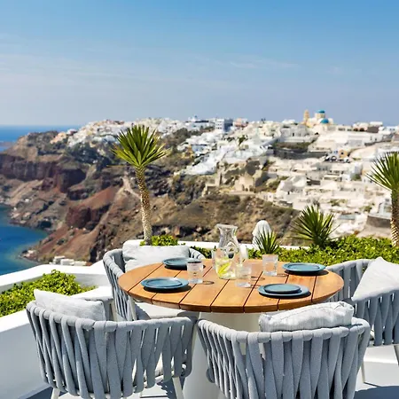 Ikies Santorini Hotel 4*