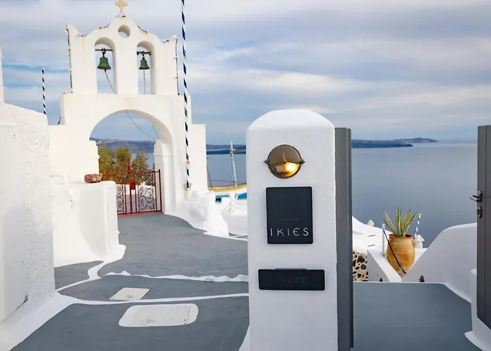 Ikies Santorini 4* 伊亚