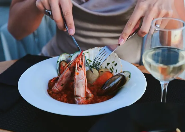 Ikies Santorini 酒店 4*