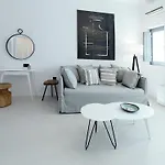 Ikies Santorini Hotel 4*